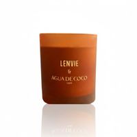 Vela Aromática Lenvie Água de Coco Terra do Sol 210g Vela Aromática Lenvie Água de Coco Terra do Sol 210g