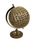 Globo de Palha Cestaria com Base de Madeira Caramelo - 20x25cm

 | Entre Casa