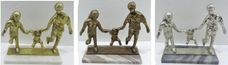 Escultura de Alumínio Família Menina 22,5x21cm - Entre Casa